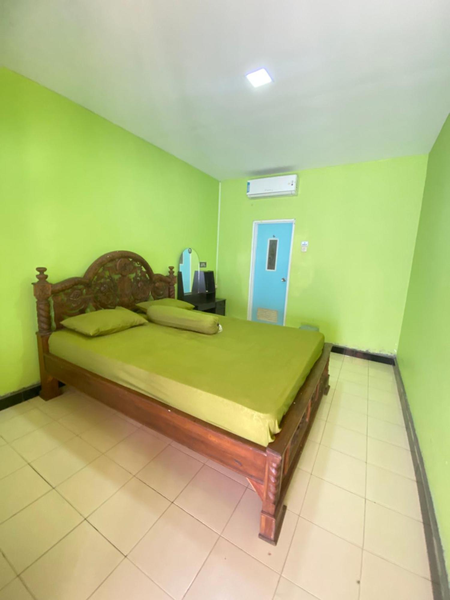 Js House View Hostel Karimunjawa Exterior photo