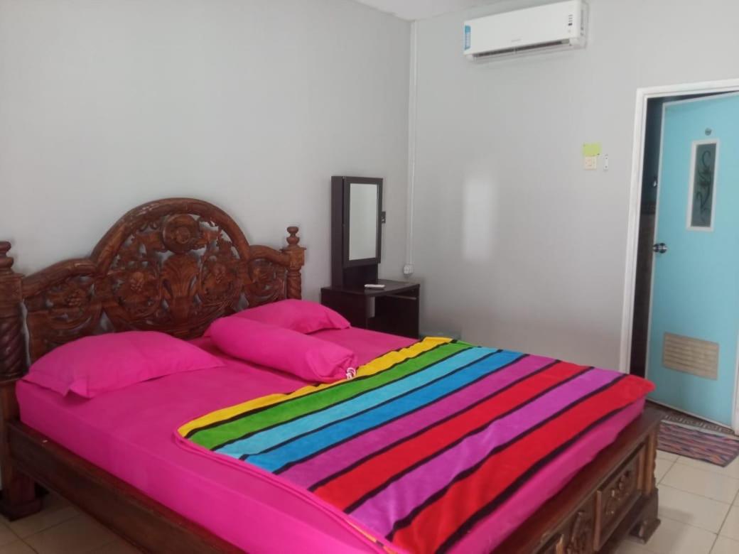 Js House View Hostel Karimunjawa Exterior photo